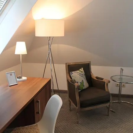 Am Schlosspark Отель Мюнхен