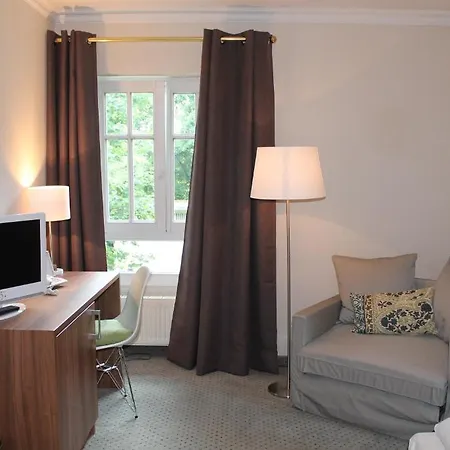 Отель Am Schlosspark